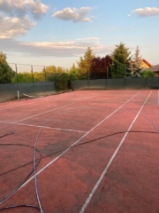 Cisteni tenisoveho kurtu