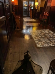 Renovace drevene podlahy restaurace praha