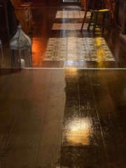 Renovace drevene podlahy restaurace praha