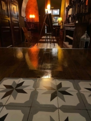 Renovace drevene podlahy restaurace praha