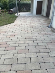 Čištění zámkové dlažby Praha a okolí