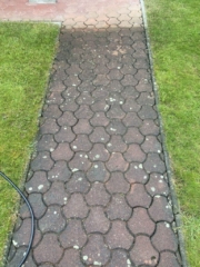 Čištění zámkové dlažby Praha